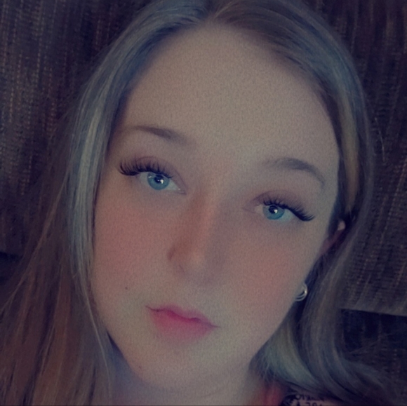 Meet your Posher, Megan - Picture 1 of 1